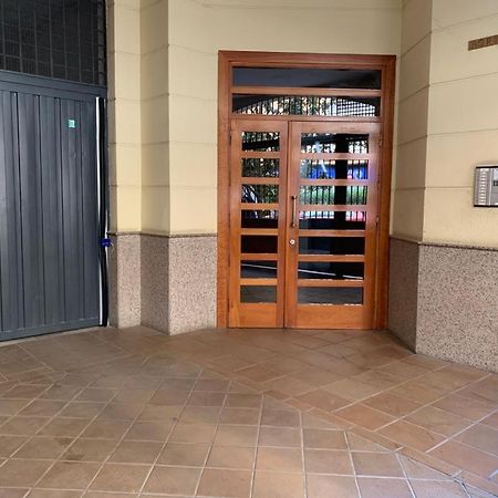Apartamento Con Encanto Y Parking Privado Y Gratuito Granada Luaran gambar