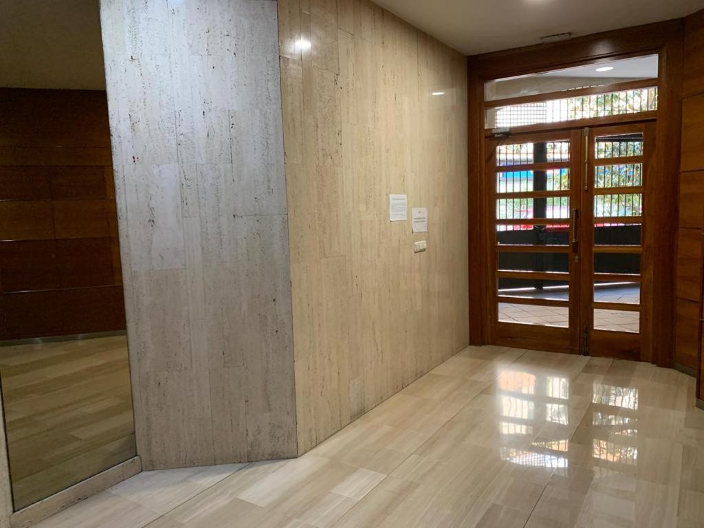 Apartamento Con Encanto Y Parking Privado Y Gratuito Granada Luaran gambar