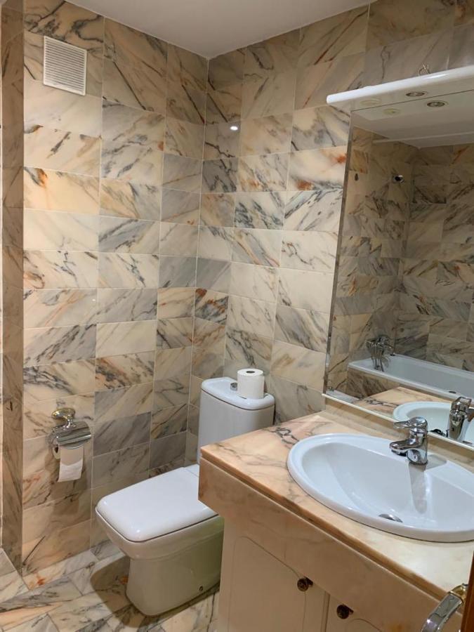 Apartamento Con Encanto Y Parking Privado Y Gratuito Granada Luaran gambar